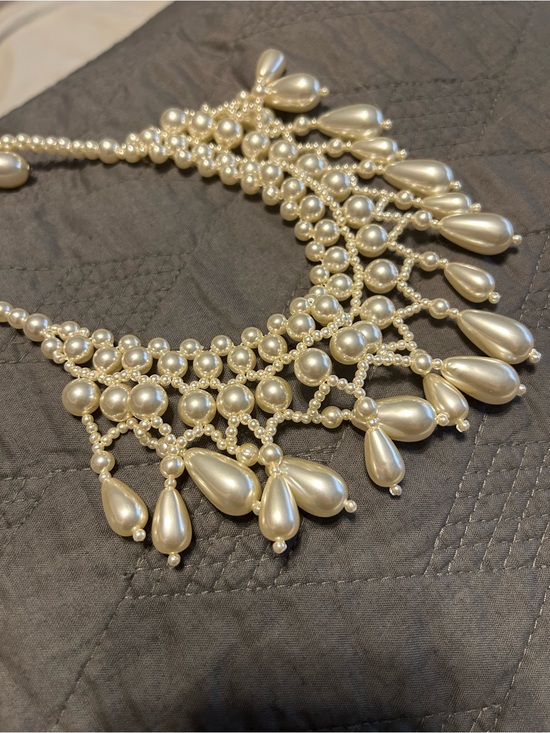 Jewelry - Elegant Pearl Bib Necklace - Ivory Faux Pearls
